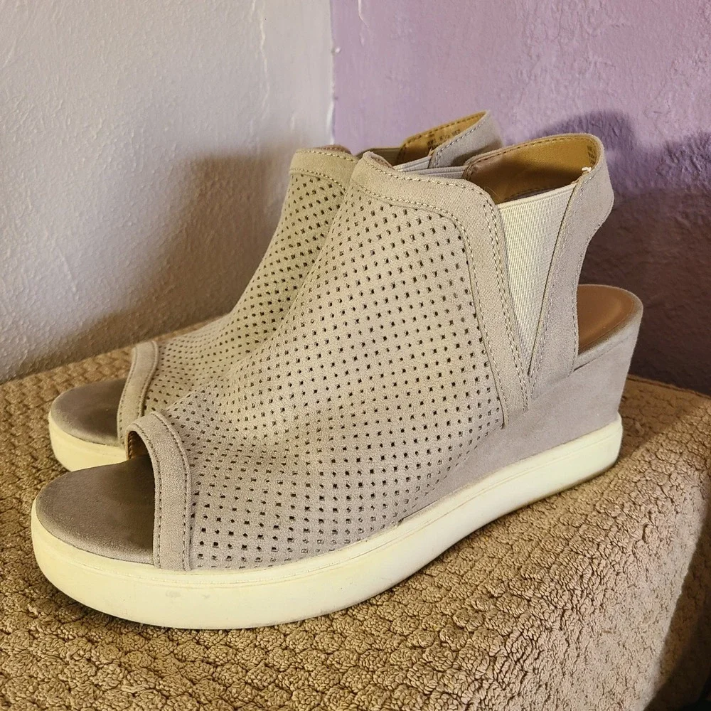 Sonoma Goods For Life Wedge Sandals Women 8.5 Perforated Peep Toe Slingback